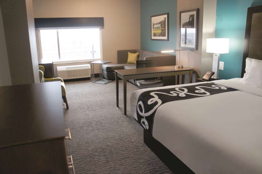 La Quinta By Wyndham West Memphis Hotel Room photo